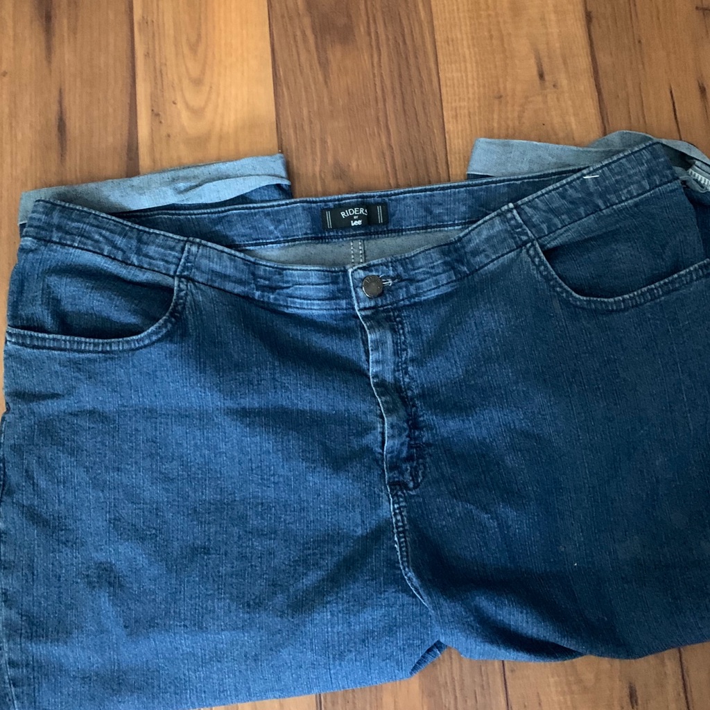 Cuffed Jean Capri